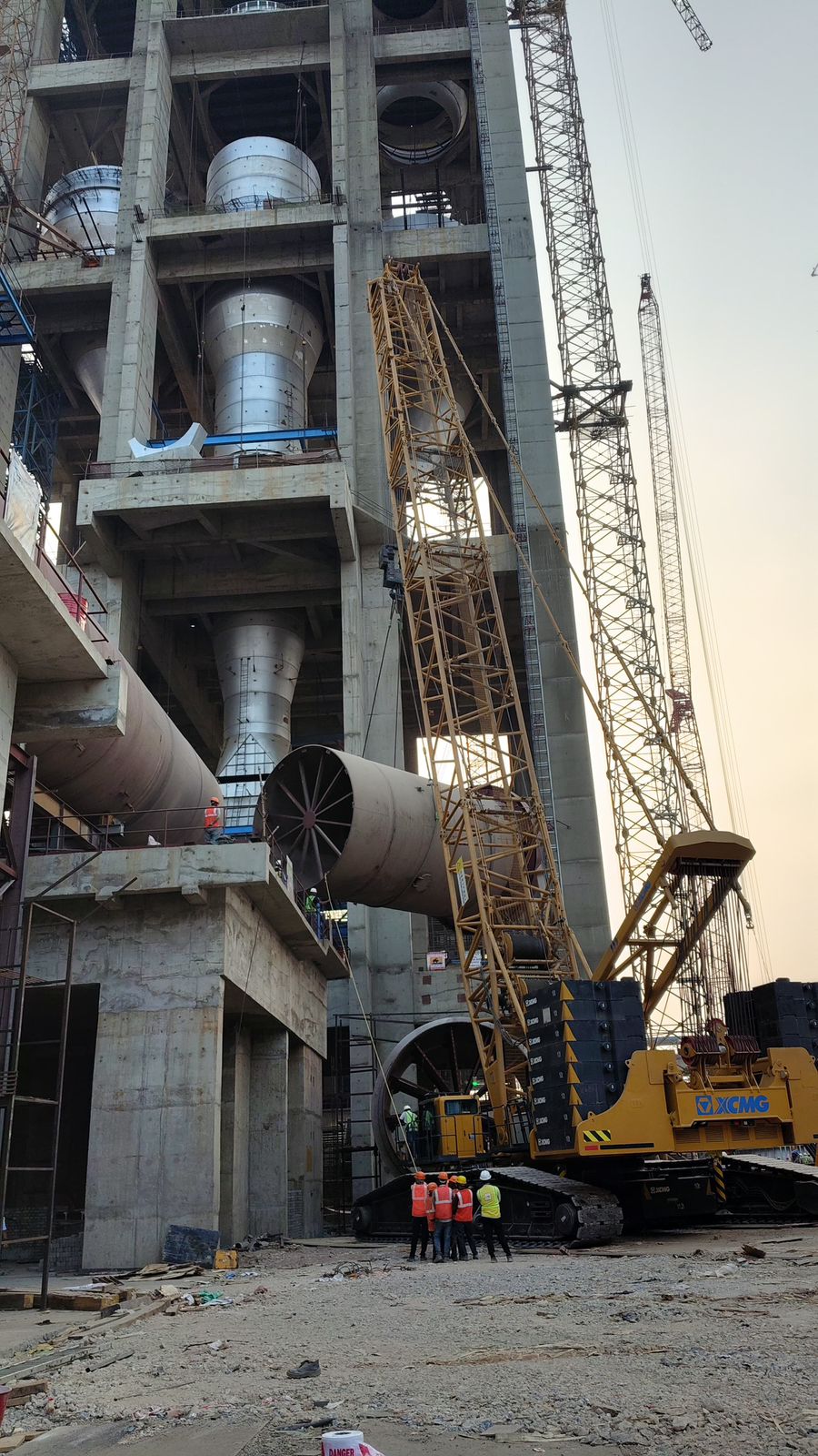 XCMG XGC600W - 600 Ton Crawler Crane